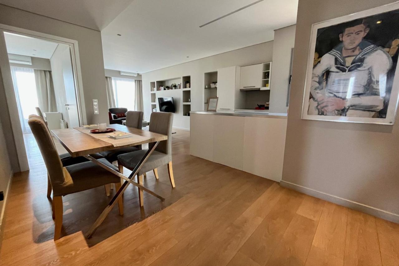 Deluxe Two-Bedroom Apartment Balcony